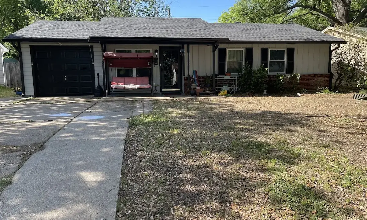 Soffit & Fascia Repair crew at work on a residential roof in Westwego